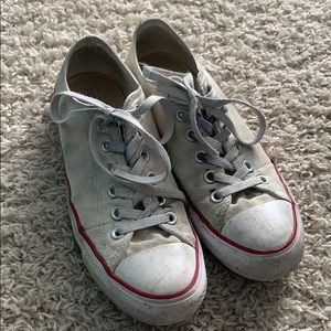 Low top white converse